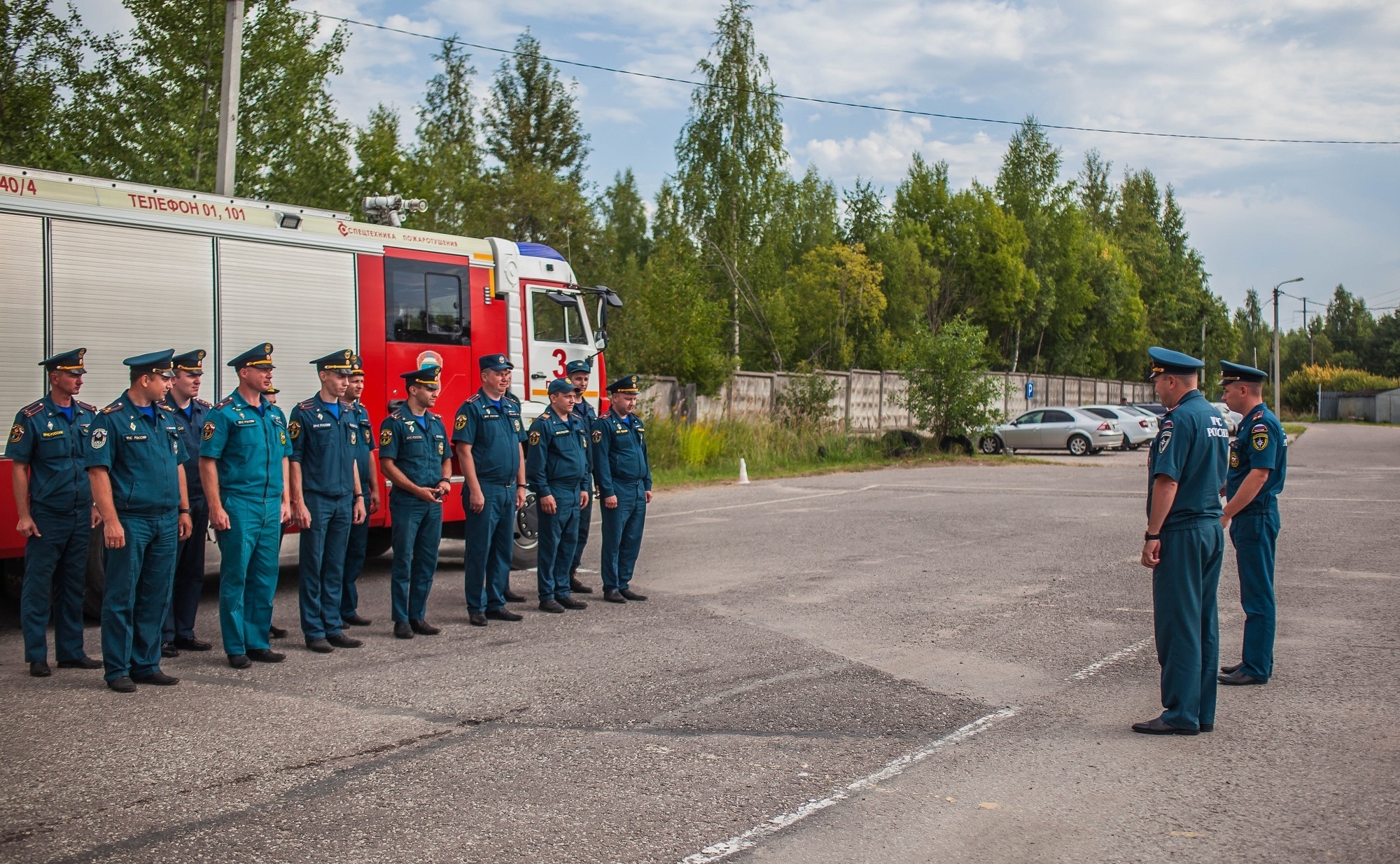 Среди водителей пожарных автомобилей прошли соревнования по скоростному  маневрированию - Новости - Главное управление МЧС России по Псковской  области