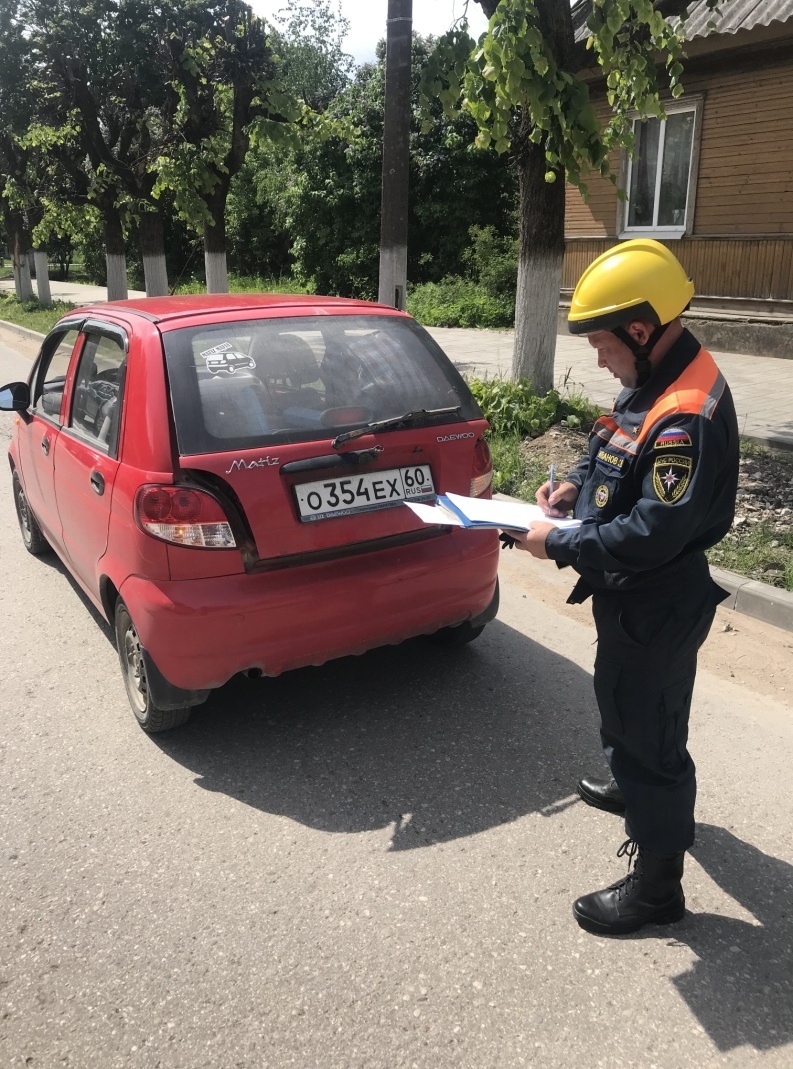 Спасательные подразделения Псковской области принимали участие в ликвидации  ДТП в Гдовском районе - Оперативная информация - Главное управление МЧС  России по Псковской области